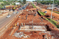 Nuevos desvíos agilizan el tránsito vehicular en zona de obras del Viaducto Km 10 que financia ITAIPU