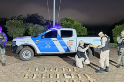Militares ARGENTINOS recuperan MARIHUANA de embarcación que NAUFRAGO cerca del Puente de la Amistad
