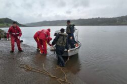 Hallan CADÁVER, con un TIRO en la CABEZA, flotando en el río Paraná cerca del Puente de la Amistad.