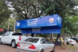 Mototaxistas amenazan con CERRAR el PUENTE si retiran paradas NEGOCIADAS por el Clan Prieto con PUBLIMIX.
