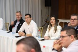 Afirman que el gobernador LANDY TORRES busca una “ALIANZA” con Patria Querida y LIBERALES para derrotar al Clan Prieto en CDE