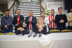 ABRAZO LIBERAL en Franco a cambio de “ZOQUETES” y quien PAGA es la ciudadanía