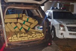 Incautan vehículo con 321 kilos de MARIHUANA a orillas del Lago de Itaipu