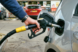 Combustibles podrían bajar a fin de mes