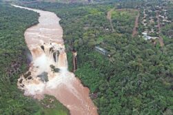 SALTOS del MONDAY: La fuerza de la NATURALEZA ofrece un IMPONENTE y ÚNICO espectáculo.