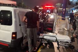 Mujer ARGENTINA tuvo a su BEBE sobre el Puente de la Amistad