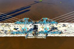 Intendente de Carmelo Peralta resalta impacto social y económico del Puente de la Bioceánica, financiado por ITAIPU