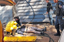 Electricista resulta herido tras caer de una escalera en un depósito de Ciudad del Este.