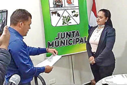 Verónica Ayala asume como intendenta interina de Itakyry tras renuncia de Soria