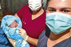 Parto inesperado en domicilio terminó con madre y bebé en buen estado