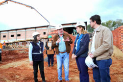 Director general de ITAIPU verifica avance de obras en el INCAN y el Hospital de Trauma