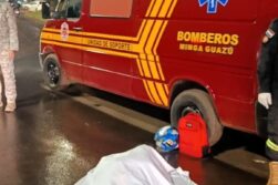 Muere motociclista tras embestir contra un camión