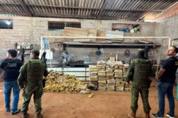 FRONTERA del TRÁFICO: Incautan 833 kilos de MARIHUANA y COGOLLO llevada desde Paraguay.