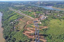 Segundo Puente sobre el río MONDAY está en SOLO 42% de EJECUCIÓN.