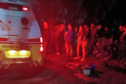 Hallan muerto a un hombre de 62 años en el patio de su vivienda