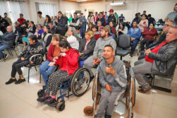 Pobladores de Hernandarias recibieron sillas de ruedas y ayudas técnicas de parte de ITAIPU
